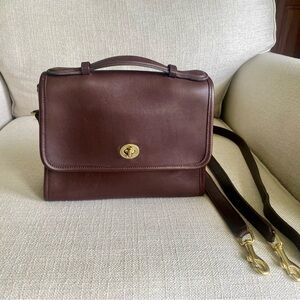 Like new, COACH Vintage Mahogany Court Crossbody/ Shoulder Leather Bag #9870